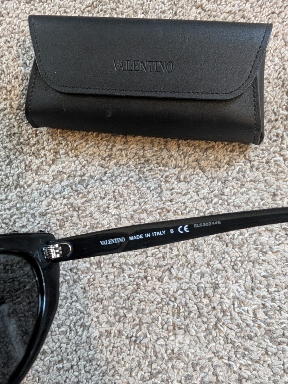 Valentino Rockstud Cat Eye Sunglasses With Case - Picture 4 of 7